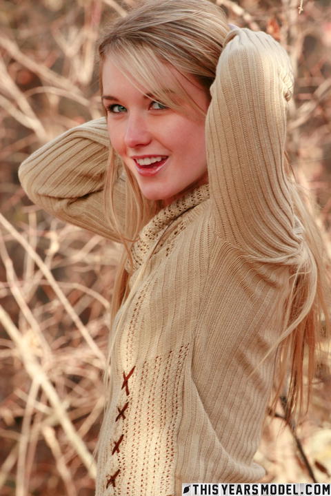 This Years Model - Jewel Out In The Woods Looking Very Sexy! - photo 6 of 15