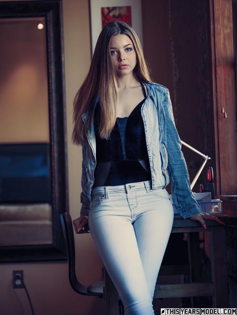 This Years Model - Lana Lea Stunning Beauty In Her Faded Blue Jeans! - photo 1 of 10