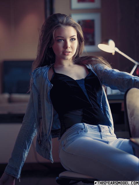 This Years Model - Lana Lea Stunning Beauty In Her Faded Blue Jeans! - photo 3 of 10