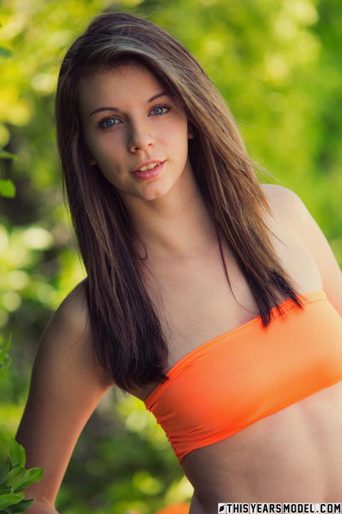 This Years Model - Penny Kate Is Stripping Outdoors! - photo 3 of 15