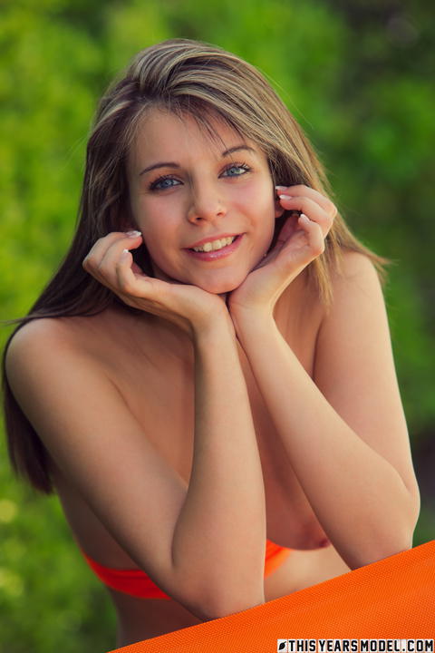 This Years Model - Penny Kate Is Stripping Outdoors! - photo 8 of 15