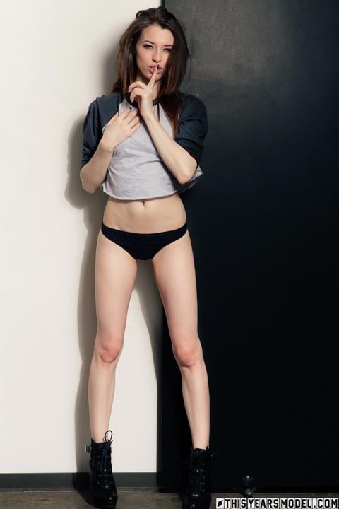This Years Model - Caitlin McSwain Tight Lean Body On Display! - photo 3 of 10