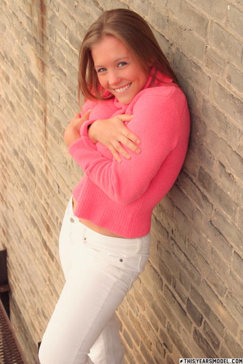 This Years Model - Dawson Miller Looking Hot In White Jeans! - photo 5 of 10