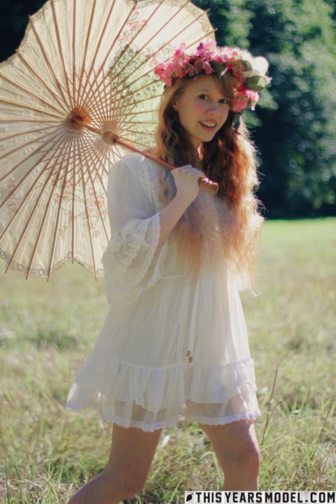 Dolly Little - Dolly  little Goes Nude While Out In A Field! - photo 1 of 1
