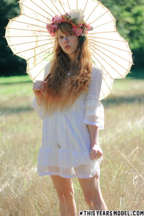 Dolly Little - Dolly  little Goes Nude While Out In A Field! - photo 1 of 1