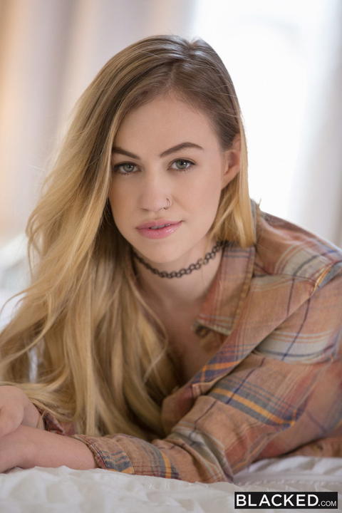 Lyra Law - Lyra Law Blacked Sex Pictures! - photo 1 of 1