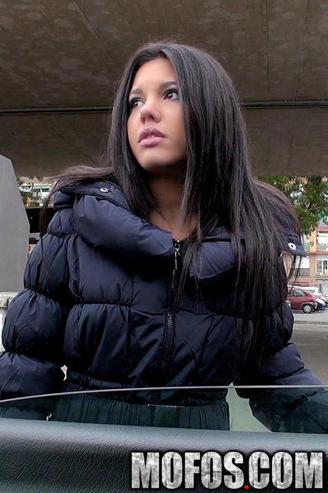 Apolonia Lapiedra - Apolonia Lapiedra Sucking And Fucking In A Car! - photo 1 of 1