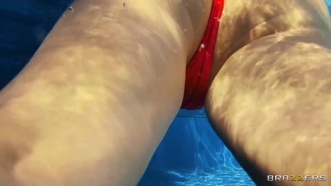 Lexi Luna - Lexi Luna And Gia OhMy Eat Each Other Out In The Pool! - photo 1 of 1