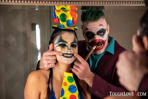 Violet Starr - Violet Starr Dressed Up As A Sexy Clown Getting Fucked! - photo 2 of 20