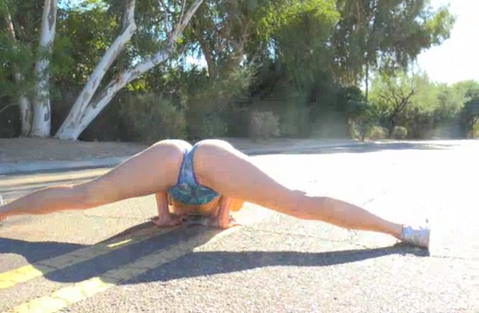 Arya Fae - Arya Fae Out On A Public Nude Flashing Us! - photo 1 of 1