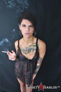 Bonnie Rotten Takes Some Time Out For A Smoke Break!