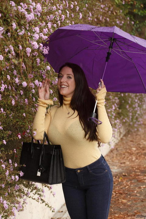 Angela White - Angela White Teasing Pictures While Out In The Rain! - photo 1 of 1
