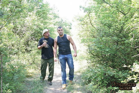 Kayla Green - Kayla Green Takes A Fucking While Out In The Woods! - photo 2 of 16