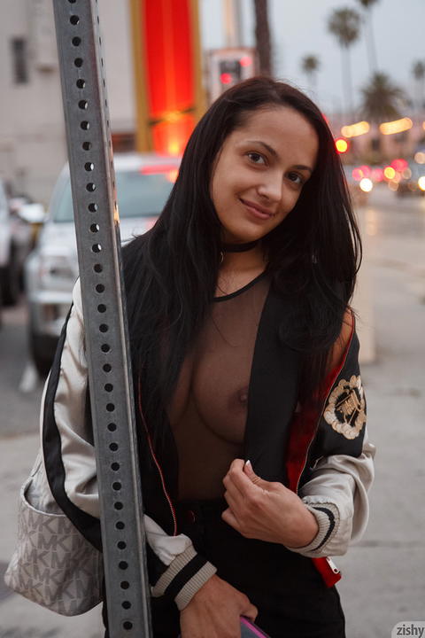 Sofi Ryan - Sofi Ryan Teasing Us At Santa Monica! - photo 1 of 1