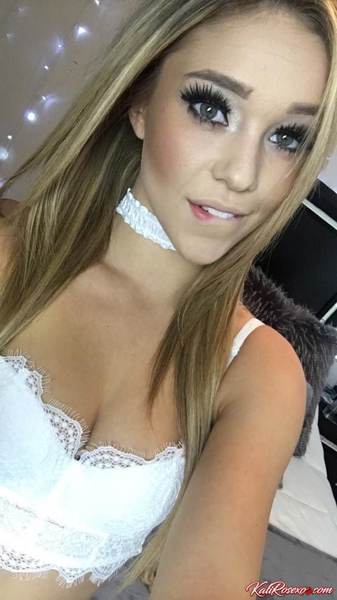 Kali Roses - Kali Roses Trying On Different Lingerie For You! - photo 1 of 1