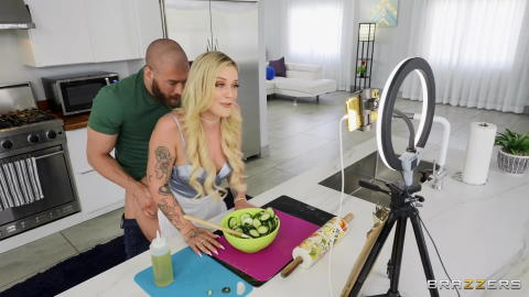 Kali Roses - Kali Roses Was Cooking In The Kitchen! - photo 6 of 24