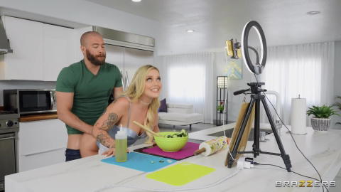 Kali Roses - Kali Roses Was Cooking In The Kitchen! - photo 7 of 24