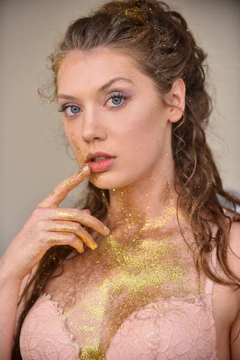 Elena Koshka - Elena Koshka Covered In Glitter And A Butt Plug! - photo 8 of 16