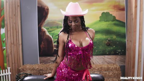 Kira Noir - Kira Noir, Queenie Sateen Threesome With Hollywood Cash! - photo 1 of 1