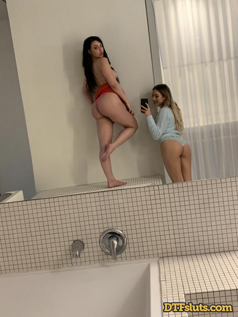 Whitney Wright - Whitney Wright Gets Nude In A Hotel! - photo 1 of 1