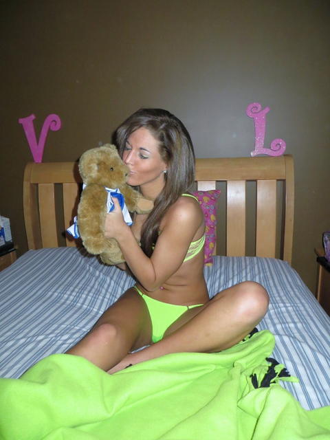 Val Dodds - Val Dodds Removes Her Sexy Bra! - photo 4 of 16