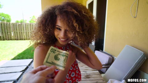 Cecilia Lion - Cecilia Lion Sucking And Fucking For The Cash! - photo 1 of 24