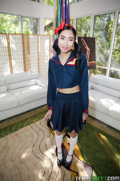 Eva Yi - Eva Yi Covered In Oil Sex Pictures! - photo 1 of 1