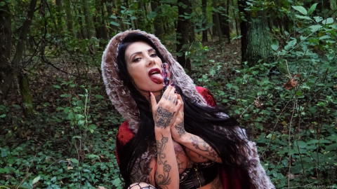 Megan Inky - Megan Inky In The Woods Fucking Her Asshole With A Dildo! - photo 5 of 12