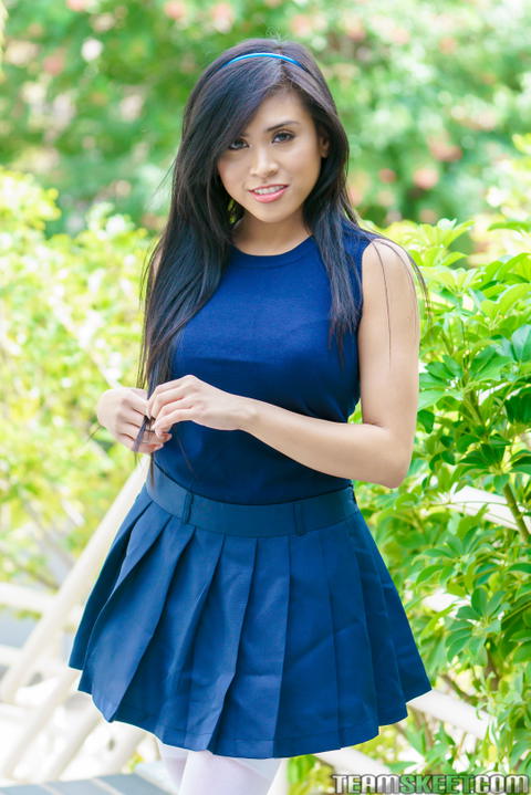 Ember Snow - Ember Snow Is All Smiles For A Big Cock! - photo 1 of 24