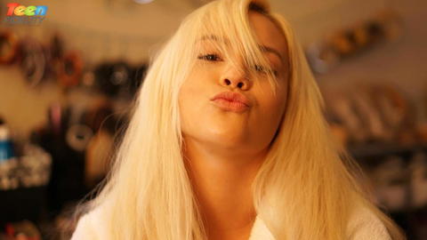 Kylie Page - Kylie Page Teenfidelity Behind The Scenes Pictures! - photo 12 of 16