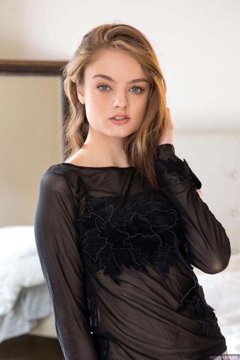 Lexie Fox - Lexie Fox That Fine Ass Of Hers On Display! - photo 1 of 1