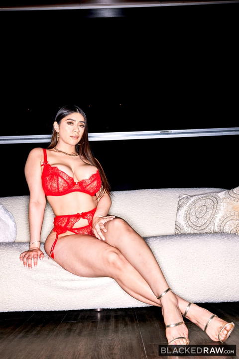 Violet Myers - Violet Myers Dinner Date Ends Up With Her Covered In Cum! - photo 1 of 1
