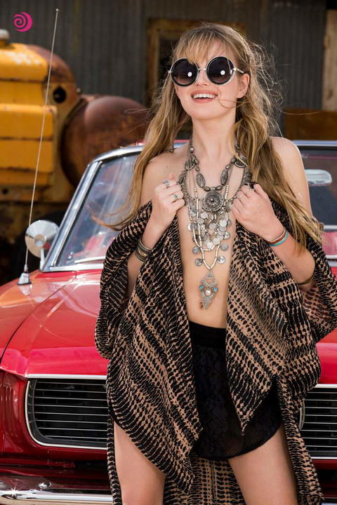 Scarlett Sage - Scarlett Sage Posing Naked Next To Her Dream Girl! - photo 1 of 1
