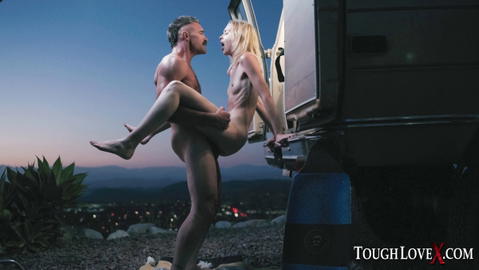 Chloe Cherry - Chloe Cherry Getting Fucked In The Hollywood Hills! - photo 15 of 20
