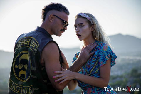 Chloe Cherry - Chloe Cherry Getting Fucked In The Hollywood Hills! - photo 1 of 1