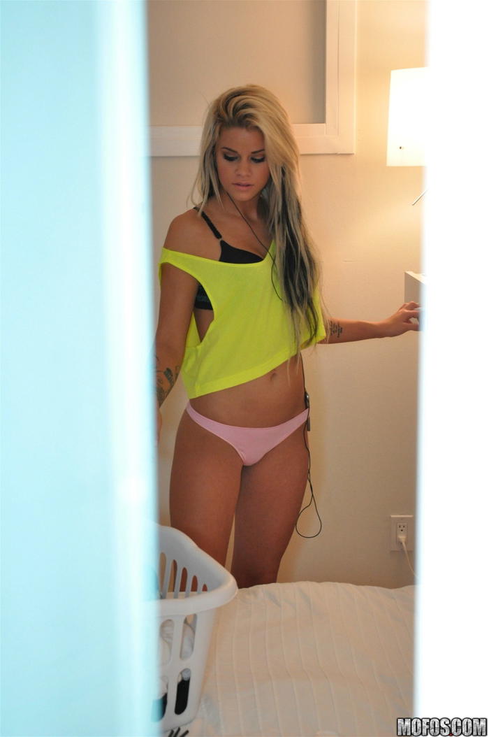 Jessa Rhodes Has Sex After Doing Her Laundry!