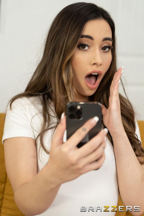 Aria Lee - Aria Lee’s Sexy Selfies Gets Her Laid! - photo 1 of 1