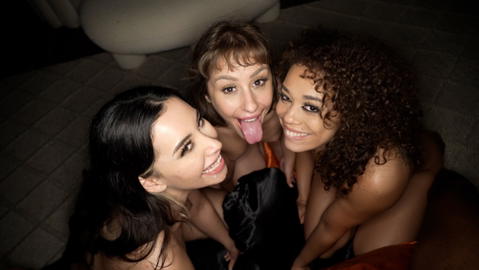 Aria Lee - Pictures Of Aria Lee, Tommy King And Willow Ryder Fucking Mazee The Goat! - photo 20 of 20