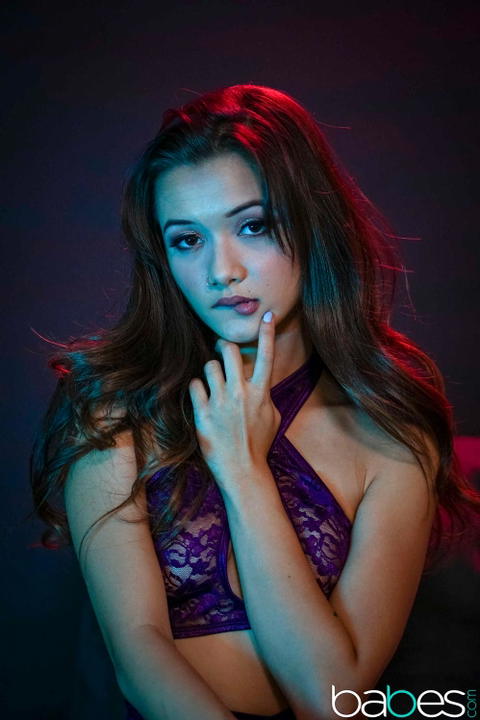 Alex De La Flor - Alex De La Flor Has Lesbian Sex With A Busty Latina! - photo 1 of 1